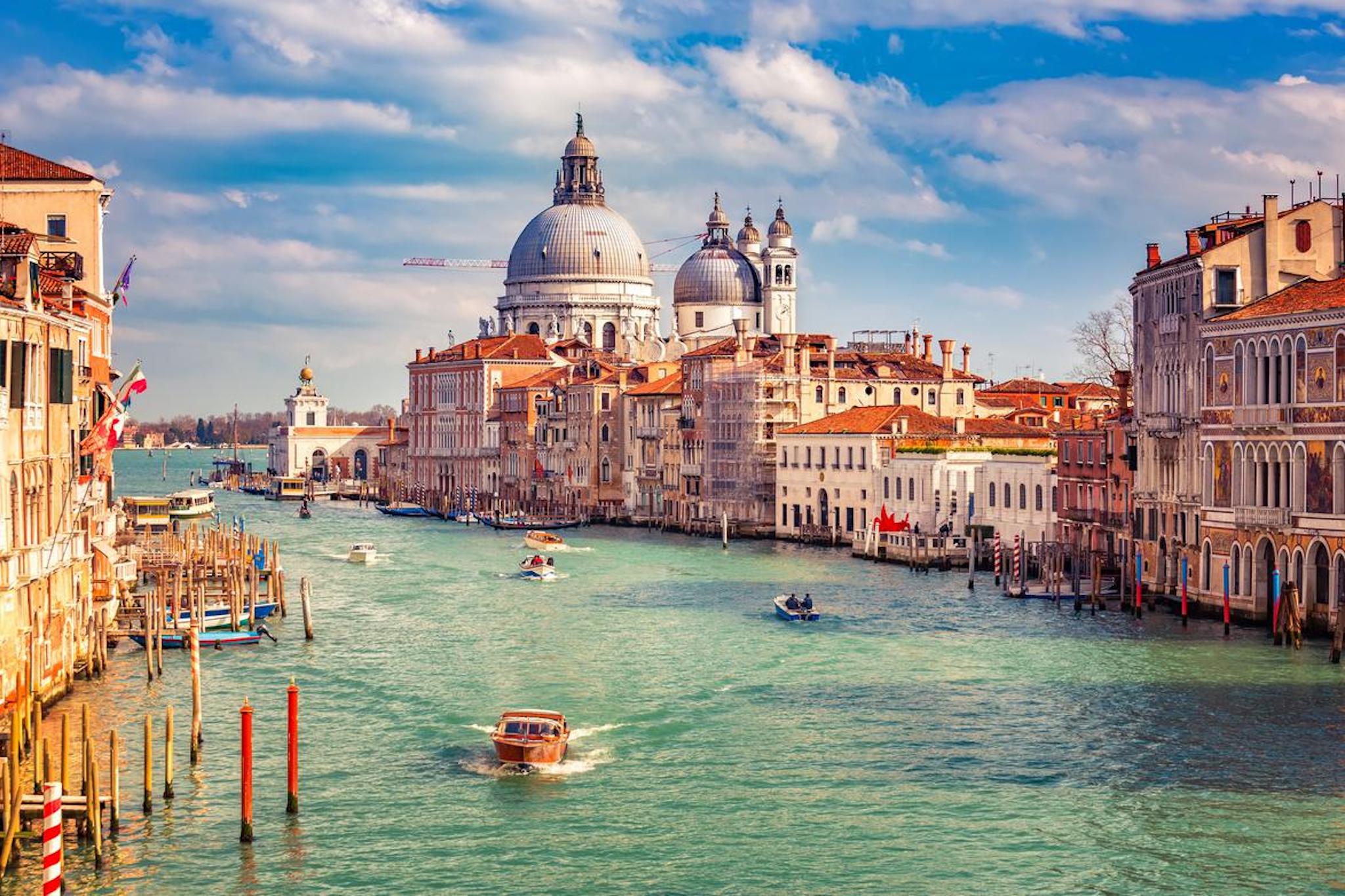 BÍ KÍP NGẮM TRỌN VẺ ĐẸP THÀNH PHỐ TÌNH YÊU TRONG CHUYẾN DU LỊCH VENICE