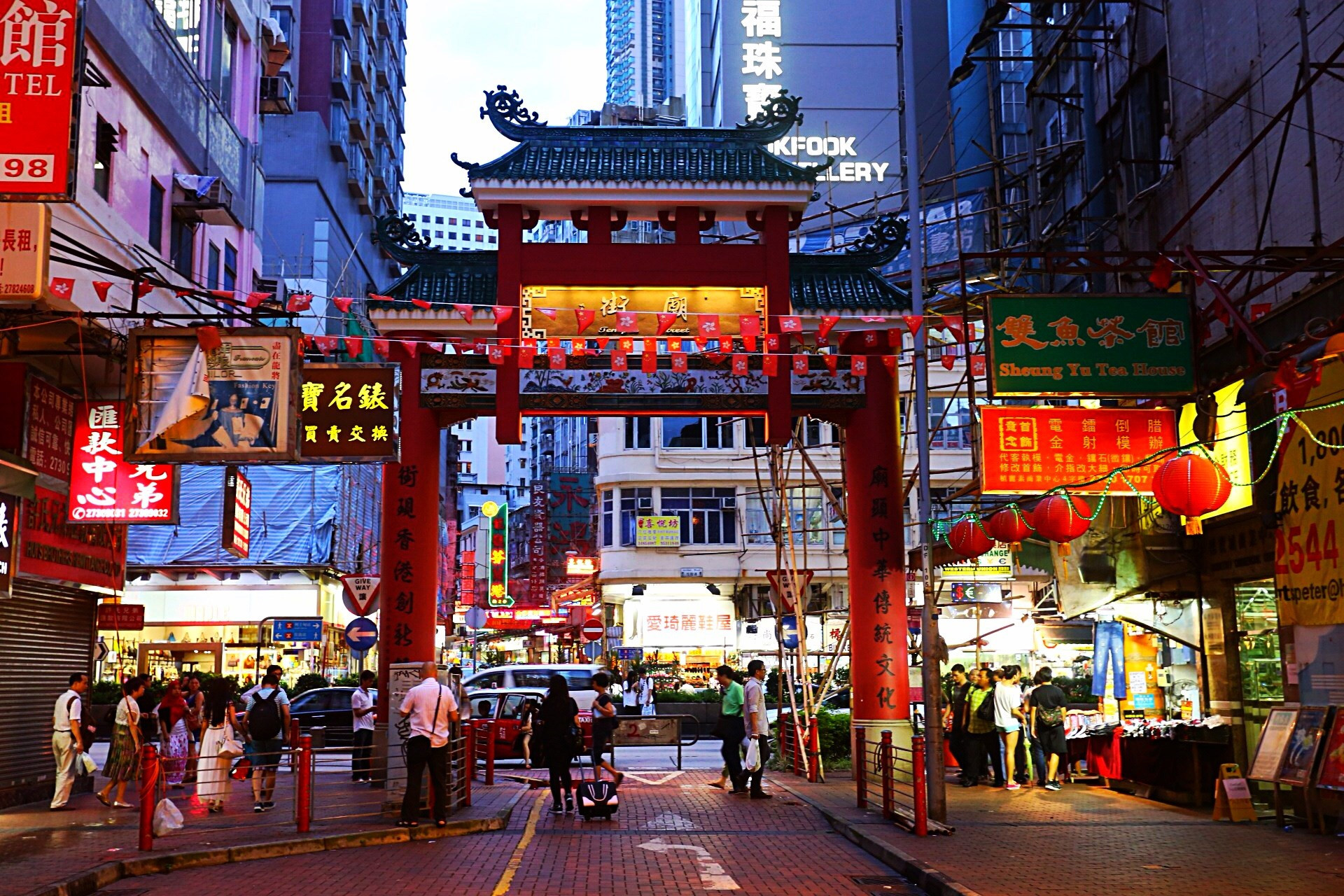 Mua sim du lịch Hong Kong ở đâu? Hướng dẫn chi tiết cách lắp và kích hoạt sim 4G Hong Kong